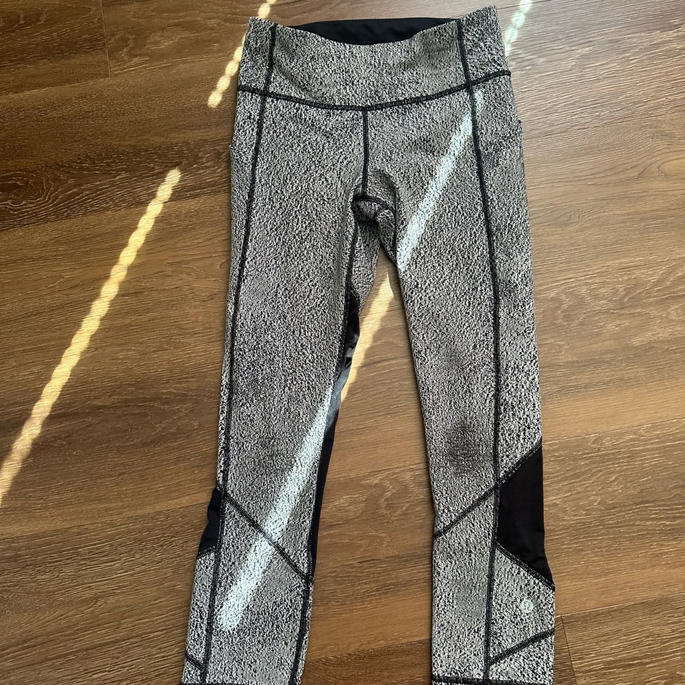 lululemon athletica Gray and Black Leggings 23”